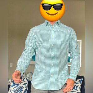 Banana Republic Blue & green striped long sleeve men’s button down shirt.